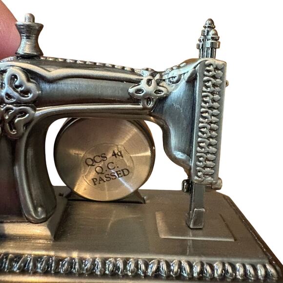 Vintage Timex Sewing Machine Mini Clock Pewter Tone EUC - Picture 7 of 7